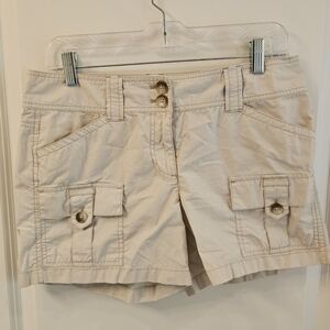 Ann Taylor Women's Khaki Cargo-style Shorts | Size 6